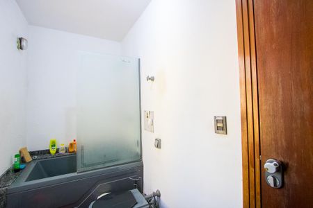 Casa à venda com 567m², 3 quartos e 8 vagasBanheiro da Suíte 1