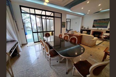 Casa à venda com 4 quartos, 520m² em Pacaembu, São Paulo