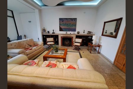 Casa à venda com 4 quartos, 520m² em Pacaembu, São Paulo