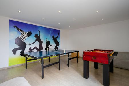 Apartamento à venda com 103m², 2 quartos e 2 vagas Apartamento à venda com 103m², 2 quartos e 2 vagasÁrea comum - Salão de jogos 2