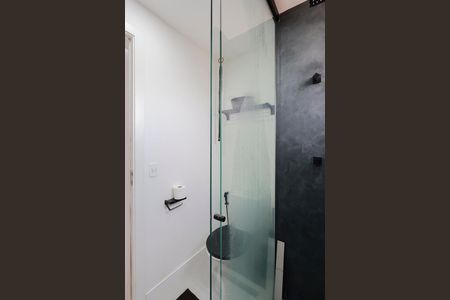 Apartamento à venda com 103m², 2 quartos e 2 vagas Apartamento à venda com 103m², 2 quartos e 2 vagasBanheiro da Suíte