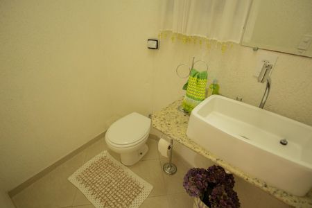 Casa de condomínio à venda com 180m², 3 quartos e 2 vagas Casa de condomínio à venda com 180m², 3 quartos e 2 vagasLavabo