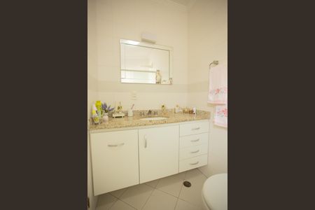 Casa de condomínio à venda com 180m², 3 quartos e 2 vagas Casa de condomínio à venda com 180m², 3 quartos e 2 vagasBanheiro da Suíte