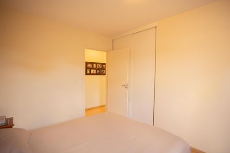 Casa de condomínio à venda com 180m², 3 quartos e 2 vagas Casa de condomínio à venda com 180m², 3 quartos e 2 vagasSuíte