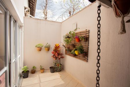 Casa de condomínio à venda com 180m², 3 quartos e 2 vagas Casa de condomínio à venda com 180m², 3 quartos e 2 vagasÁrea Gourmet