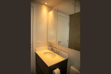 Apartamento à venda com 225m², 3 quartos e 4 vagasBanheiro da Suíte 1