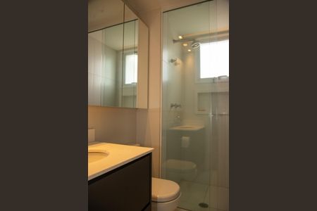 Apartamento à venda com 225m², 3 quartos e 4 vagasBanheiro da Suíte 1