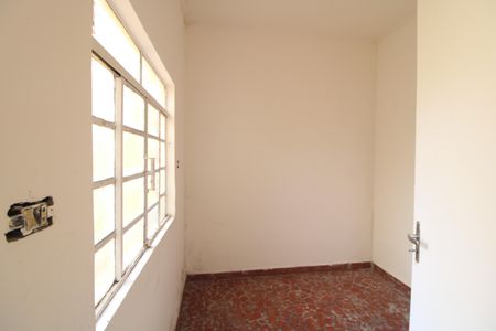 Casa à venda com 95m², 2 quartos e 2 vagasQuarto da edícula