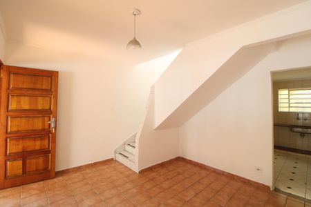 Casa à venda com 95m², 2 quartos e 2 vagasSala