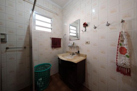 Casa à venda com 260m², 4 quartos e 2 vagasBanheiro