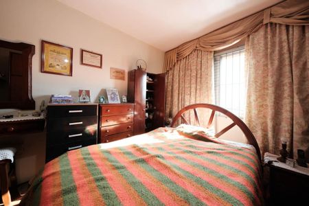 Casa à venda com 260m², 4 quartos e 2 vagasSuíte