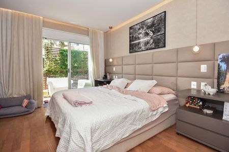 Casa de condomínio para alugar com 300m², 4 quartos e 3 vagasSuíte