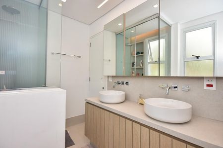 Casa de condomínio para alugar com 300m², 4 quartos e 3 vagasBanheiro