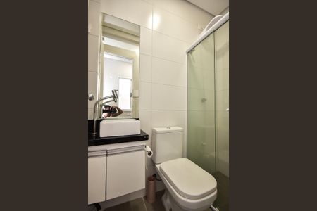 Casa de condomínio para alugar com 300m², 4 quartos e 3 vagasBanheiro de Serviço