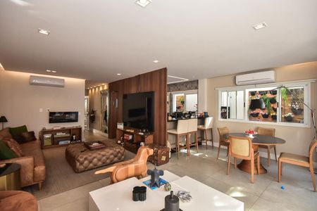 Sala de casa de condomínio para alugar com 4 quartos, 300m² em Jardim Panorama, São Paulo