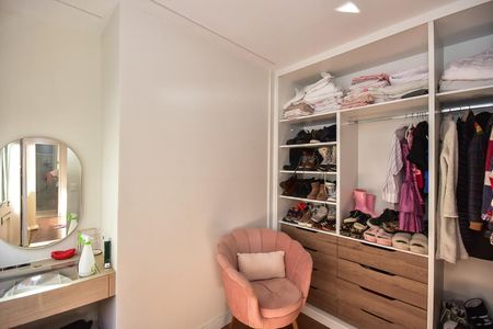 Casa de condomínio para alugar com 300m², 4 quartos e 3 vagasArmário do Quarto 3