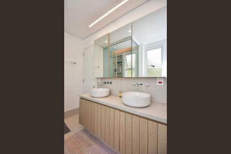 Casa de condomínio para alugar com 300m², 4 quartos e 3 vagasBanheiro