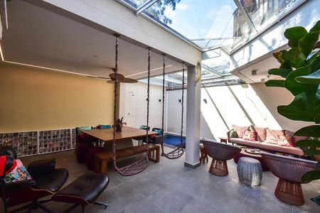 Casa de condomínio para alugar com 300m², 4 quartos e 3 vagasEspaço Gourmet