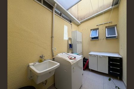 Apartamento à venda com 55m², 2 quartos e 1 vaga Apartamento à venda com 55m², 2 quartos e 1 vagaLavanderia