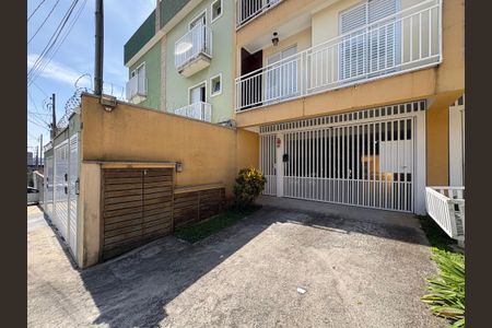 Apartamento à venda com 55m², 2 quartos e 1 vaga Apartamento à venda com 55m², 2 quartos e 1 vagaFachada