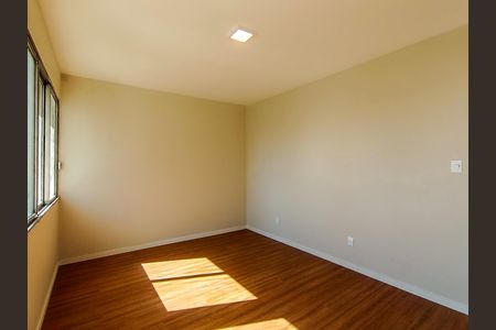 Apartamento à venda com 220m², 3 quartos e 1 vaga Apartamento à venda com 220m², 3 quartos e 1 vagaQuarto 2