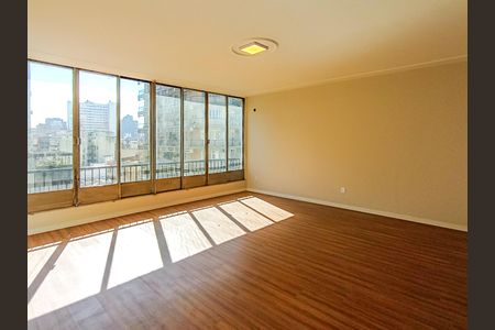 Apartamento à venda com 220m², 3 quartos e 1 vaga Apartamento à venda com 220m², 3 quartos e 1 vagaSala