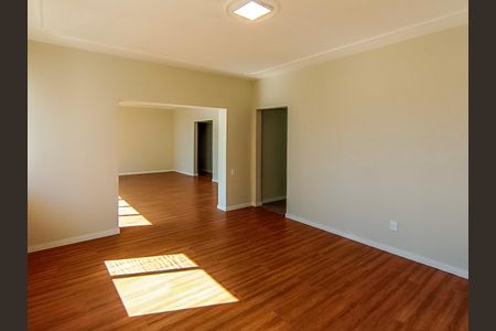 Apartamento à venda com 220m², 3 quartos e 1 vaga Apartamento à venda com 220m², 3 quartos e 1 vagaSala de Jantar