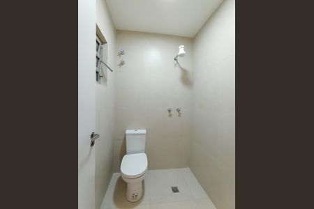 Apartamento à venda com 220m², 3 quartos e 1 vaga Apartamento à venda com 220m², 3 quartos e 1 vagaBanheiro da Suíte