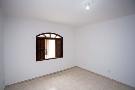 Casa à venda com 320m², 3 quartos e 2 vagasQuarto Suite 2