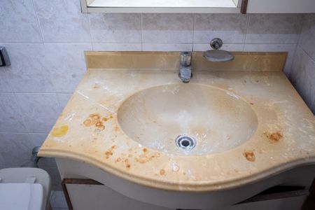 Casa à venda com 320m², 3 quartos e 2 vagasBanheiro da Suíte 2