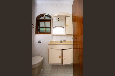 Casa à venda com 320m², 3 quartos e 2 vagasBanheiro da Suíte 2