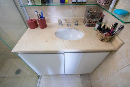 Apartamento à venda com 134m², 3 quartos e 3 vagasBanheiro da Suíte 1