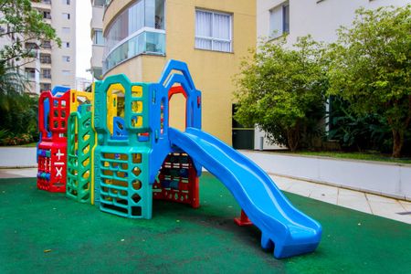 Apartamento à venda com 134m², 3 quartos e 3 vagasÁrea comum - Playground