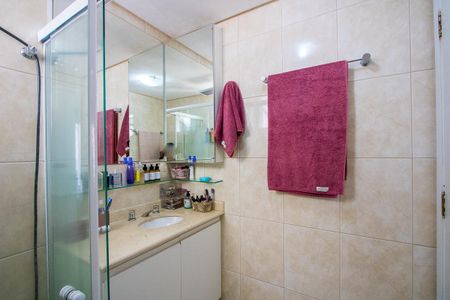 Apartamento à venda com 134m², 3 quartos e 3 vagasBanheiro da Suíte 1