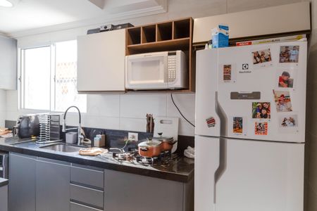 Cozinha de apartamento para alugar com 2 quartos, 45m² em Parque Maria Helena, Guarulhos