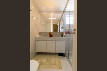 Apartamento à venda com 151m², 3 quartos e 3 vagasBanheiro da Suíte 1