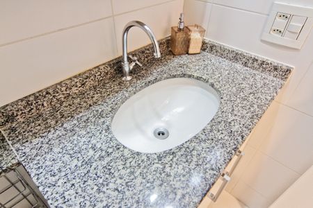 Apartamento à venda com 57m², 2 quartos e 1 vaga Apartamento à venda com 57m², 2 quartos e 1 vagaBanheiro