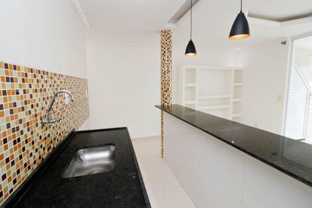 Sala/Cozinha de kitnet/studio para alugar com 1 quarto, 65m² em Barra da Tijuca, Rio de Janeiro