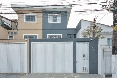 Casa para alugar com 140m², 3 quartos e 3 vagas Casa para alugar com 140m², 3 quartos e 3 vagasFachada