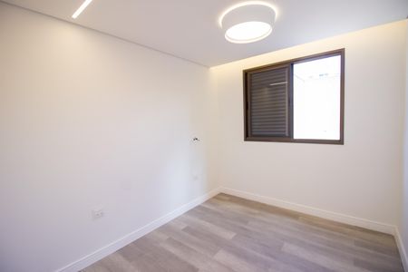 Apartamento à venda com 302m², 4 quartos e 3 vagas Apartamento à venda com 302m², 4 quartos e 3 vagasSemi-suíte 1