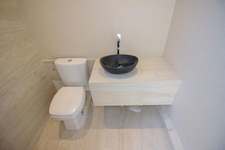 Apartamento à venda com 302m², 4 quartos e 3 vagas Apartamento à venda com 302m², 4 quartos e 3 vagasLavabo