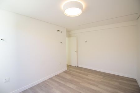 Apartamento à venda com 302m², 4 quartos e 3 vagas Apartamento à venda com 302m², 4 quartos e 3 vagasSuíte 2