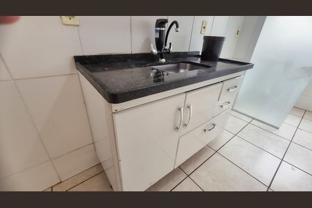 Cozinha de apartamento à venda com 2 quartos, 45m² em Vigário Geral, Rio de Janeiro