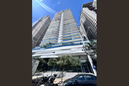 Apartamento para alugar com 433m², 3 quartos e 3 vagas Apartamento para alugar com 433m², 3 quartos e 3 vagasFachada