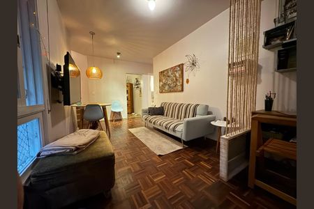 Sala de apartamento à venda com 1 quarto, 60m² em Petrópolis, Porto Alegre