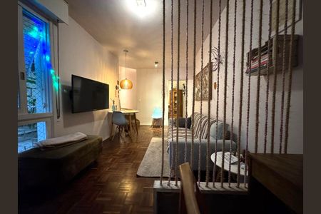 Sala de apartamento à venda com 1 quarto, 60m² em Petrópolis, Porto Alegre