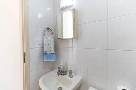 Apartamento à venda com 62m², 3 quartos e 2 vagas Apartamento à venda com 62m², 3 quartos e 2 vagasBanheiro Social