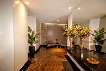 Apartamento à venda com 315m², 4 quartos e 4 vagasHall social