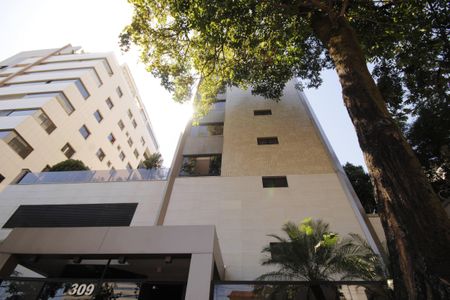 Apartamento à venda com 315m², 4 quartos e 4 vagasFachada