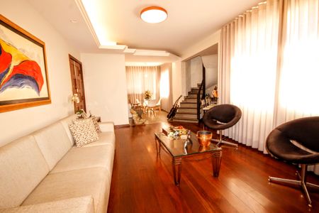 Apartamento à venda com 315m², 4 quartos e 4 vagasSala